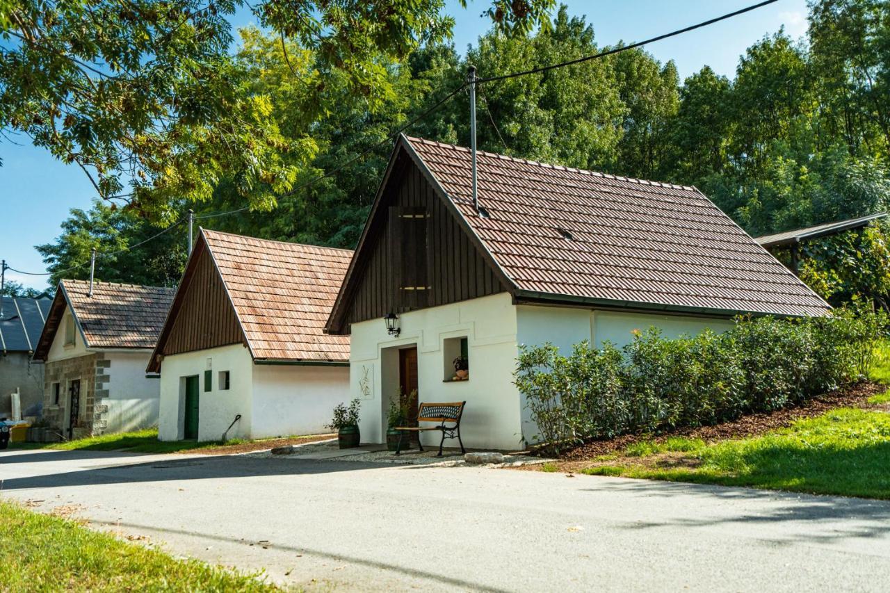 Winzerhof Kuessler - Weinviertel Hotel Stillfried Екстериор снимка