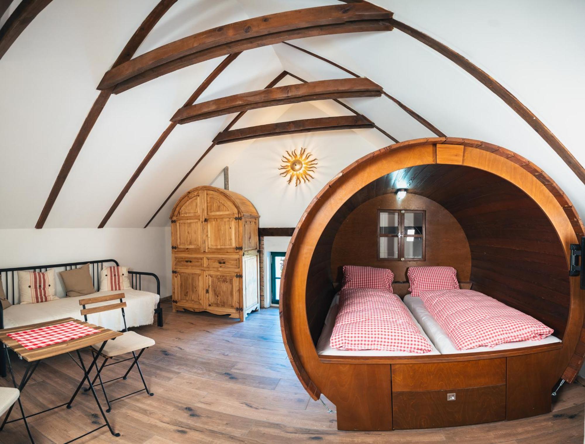 Winzerhof Kuessler - Weinviertel Hotel Stillfried Екстериор снимка