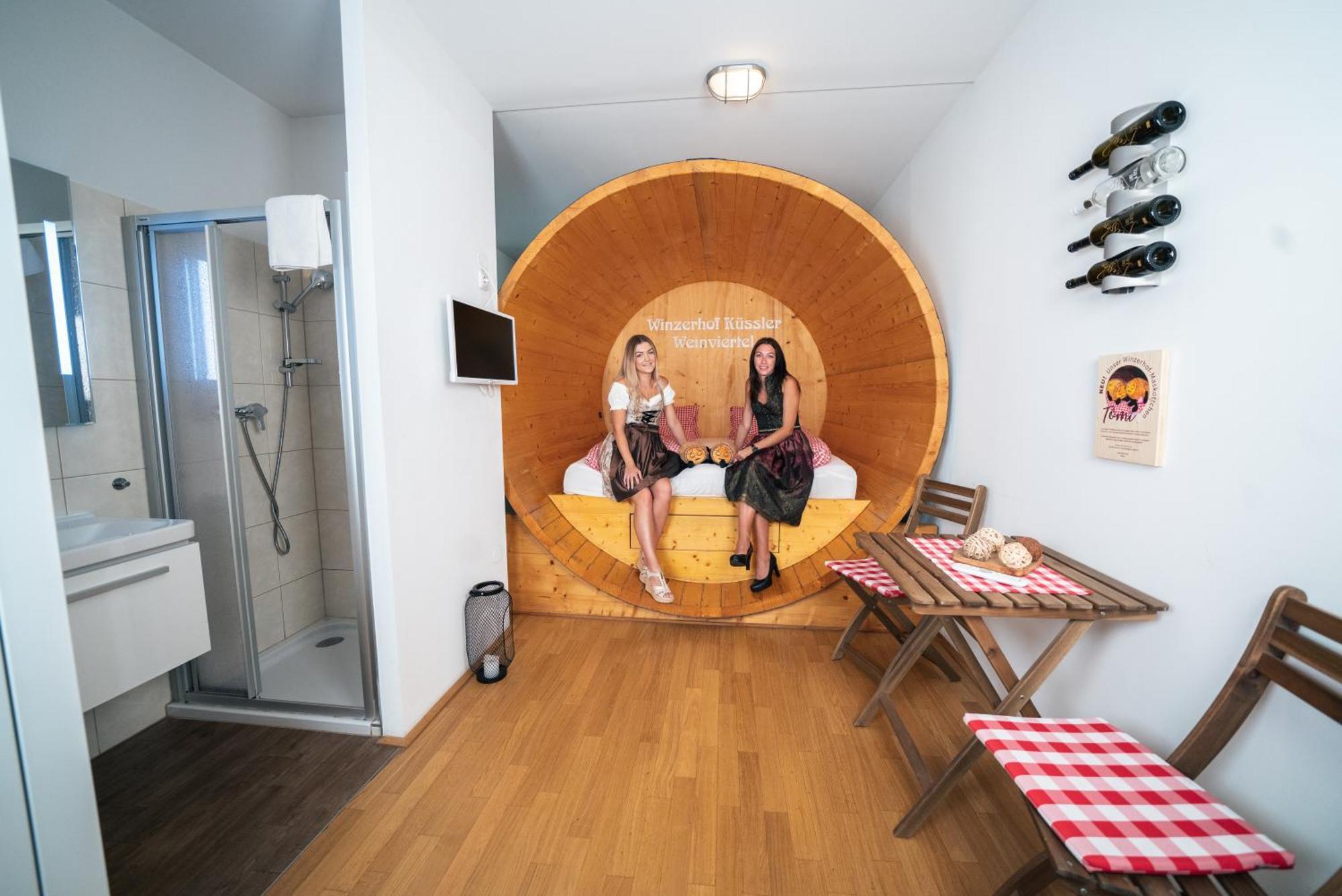 Winzerhof Kuessler - Weinviertel Hotel Stillfried Екстериор снимка