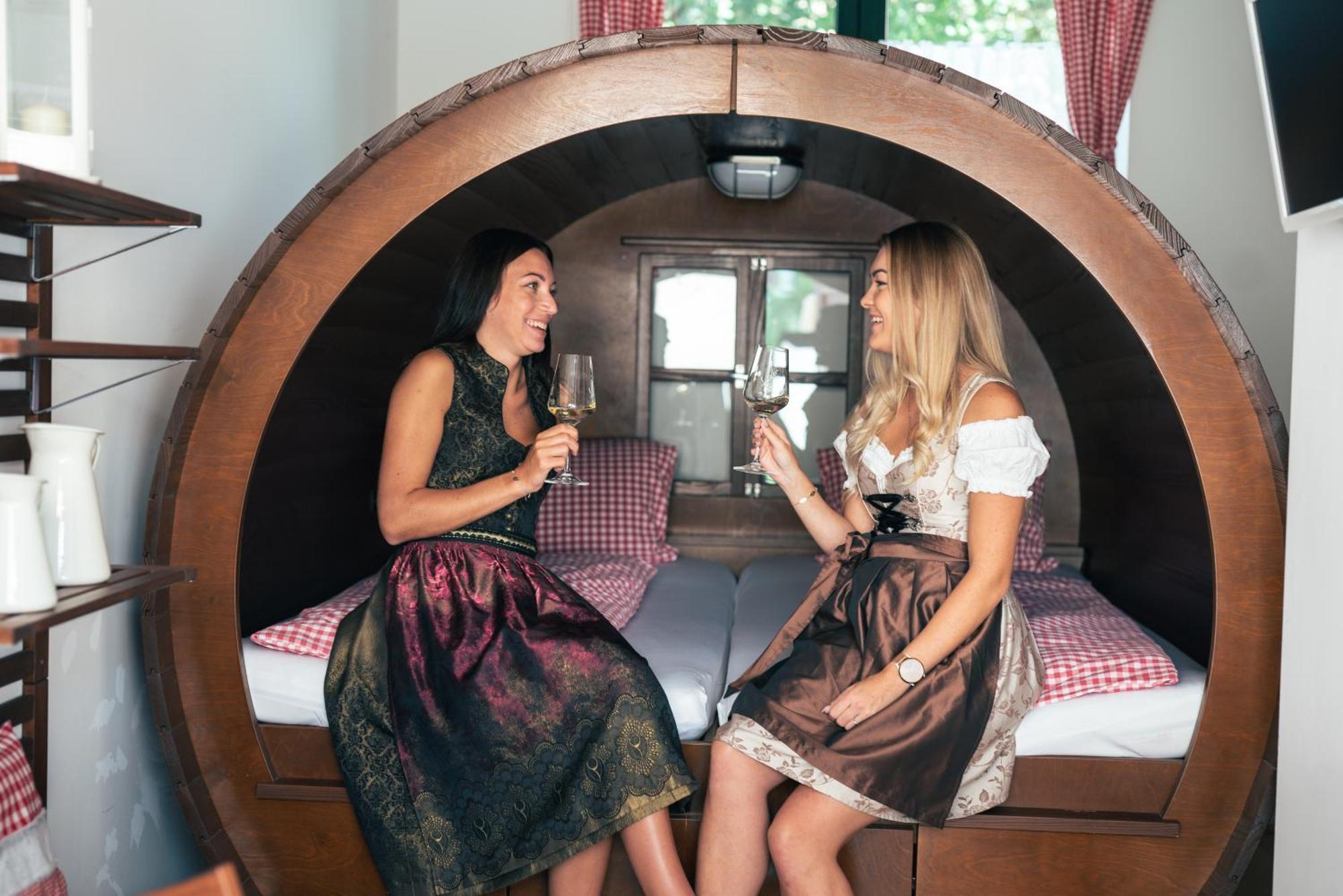 Winzerhof Kuessler - Weinviertel Hotel Stillfried Екстериор снимка