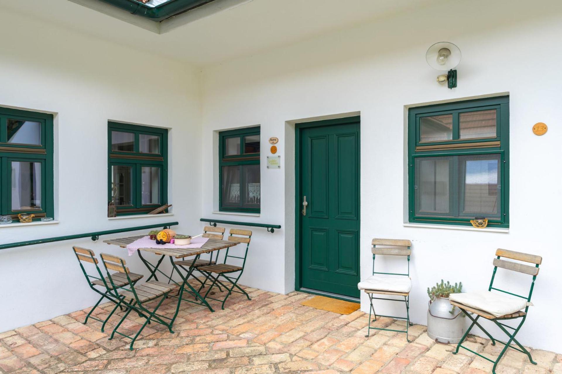 Winzerhof Kuessler - Weinviertel Hotel Stillfried Екстериор снимка
