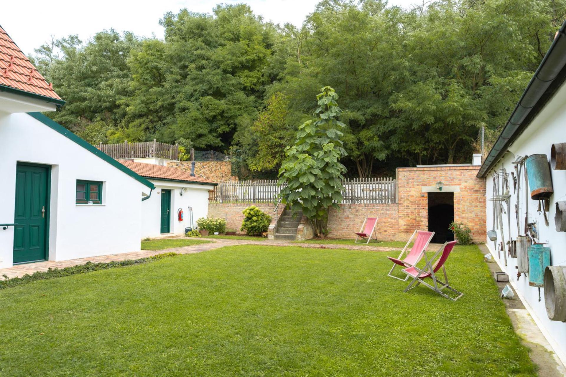 Winzerhof Kuessler - Weinviertel Hotel Stillfried Екстериор снимка