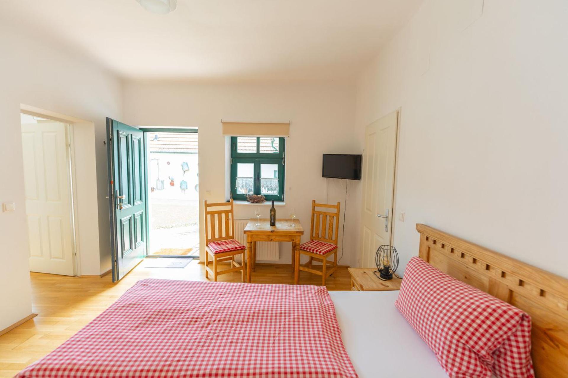 Winzerhof Kuessler - Weinviertel Hotel Stillfried Екстериор снимка