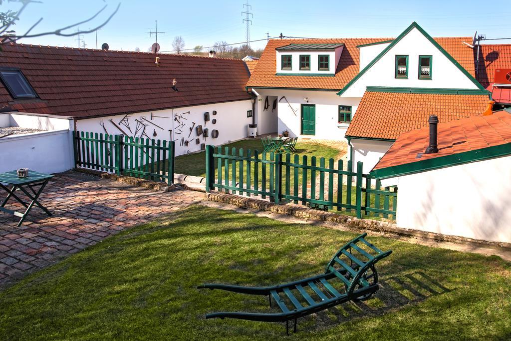Winzerhof Kuessler - Weinviertel Hotel Stillfried Екстериор снимка